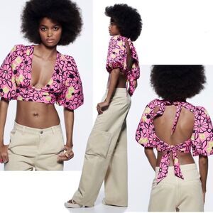 𝅺ZARA Fuchsia floral V neck balloon sleeve crop top pink yellow black Sz S NWT